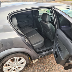 Opel Astra 2.0 Turbo (11 foto / 11)
