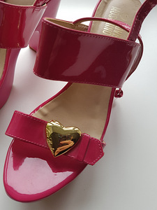 UUED Moschino platvormid (3 foto / 4)