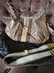 Gucci waterproof canvas hobo bag! (1 foto / 4)