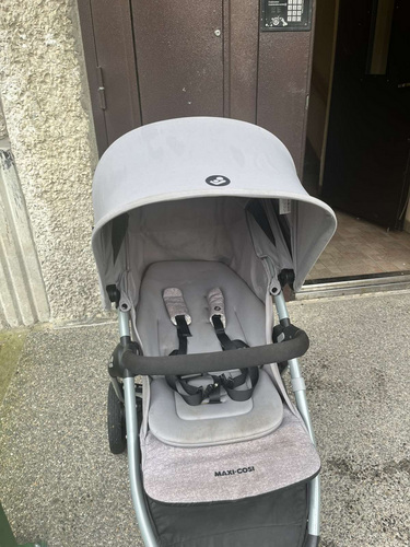 Коляска Maxi Cosi
