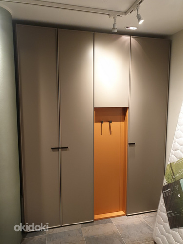 Garderoob/esiku kapp
