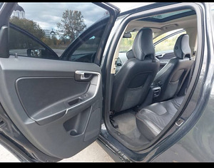 VOLVO xc60 151kw (3 foto / 10)