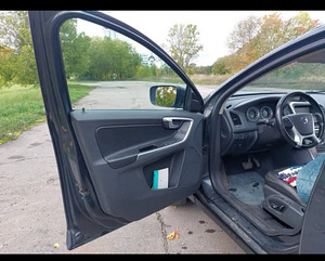 VOLVO xc60 151kw (4 foto / 10)