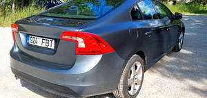 Volvo s 60 2.0d automat 2016.12a (4 foto / 8)