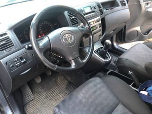 Toyota Corolla Verso (8 foto / 8)