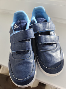 Кроссовки Adidas 35 (2 фото из 4)