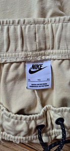 Nike lühikesed püksid (4 foto / 4)