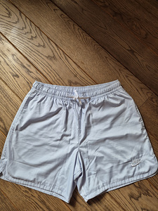 Nike (2 фото из 6)