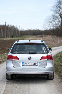 Volkswagen Passat 2.0 103kw 2013 (5 foto / 8)