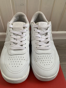 Valged nahast vabaajajalatsid/tossud New Balance s.37,5 (2 foto / 6)