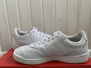 Valged nahast vabaajajalatsid/tossud New Balance s.37,5 (3 foto / 6)