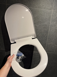 UUS WC-poti kaas aeglaselt sulguv (2 foto / 4)