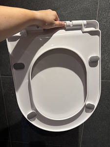 UUS WC-poti kaas aeglaselt sulguv (3 foto / 4)