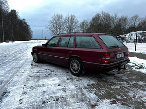 Mercedes benz s124 (2 foto / 8)