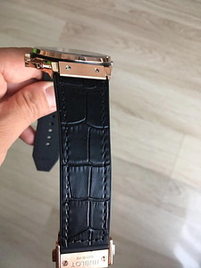 Uus käekell Hublot (4 foto / 4)