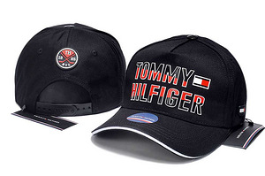 Новые кепки и шапки Armani, Tommy Hilfiger, Hugo Boss