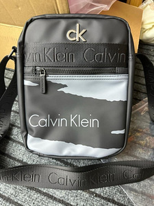 Uued õlakotid Calvin Klein (2 foto / 7)