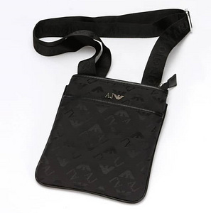Uued õlakotid Armani Jeans (1 foto / 6)