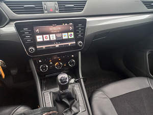 Skoda Superb (7 foto / 14)