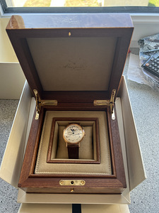 Kell BREGUET Classique Moonphase Power Reserve 7787BR12/9V6 (2 foto / 6)
