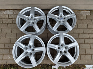 Alutec Grip 5x108 18" valuveljed (1 foto / 6)