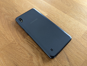 Samsung Galaxy A10 2GB/32GB (2 foto / 5)