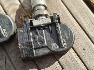 433 Mhz rehvrõhuandurid 4tk (2 foto / 2)