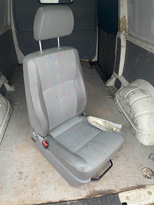 Водительское сиденье Volkswagen Transporter T5 (2 фото из 2)
