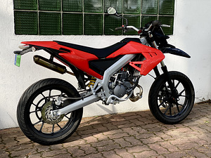 Aprilia SX50 2T AM-kat (3 foto / 10)