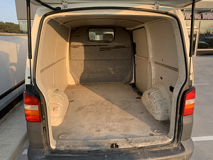 Kaubiku rent Volkswagen Transporter T5 1.9TDI (6 foto / 8)