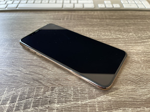 Apple iPhone 11 Pro Max 64Gb Gold (2 foto / 3)