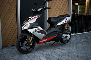 Aprilia SR50R 2018 2T (4 foto / 10)