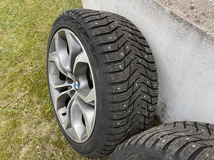 BMW X5 E70 5x120 20-tolli veljed koos naastrehvidega (5 foto / 9)