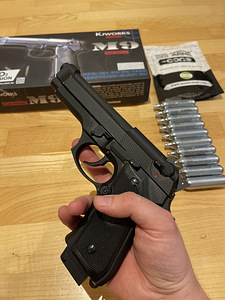 UUS KJW Beretta M9 Airsoft 6mm püstol CO2 Blowback (9 foto / 10)