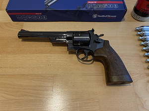 UUS UMAREX SMITH & WESSON M29 6,5" 4,5mm CO2 õhurevolver (2 foto / 10)