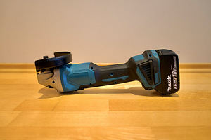 НОВЫЙ аккумуляторный угловой шлифовальный станок Makita для (3 фото из 10)