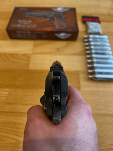 НОВЫЙ UMAREX LEGENDS M1911 пневматический пистолет 4,5 мм CO (8 фото из 10)