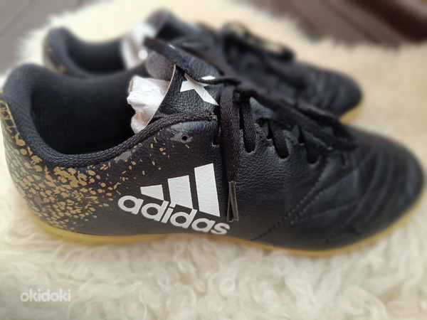 Adidas puutsad