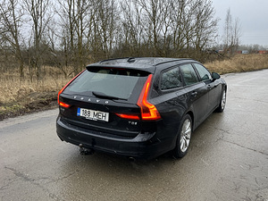2018 Volvo V90 T5 (4 foto / 11)
