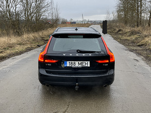 2018 Volvo V90 T5 (6 foto / 11)