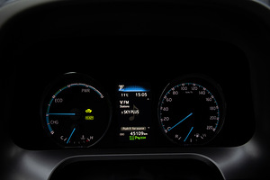 Toyota RAV4 Premium 2018a 2.5 114kw nelikvedu (13 foto / 15)