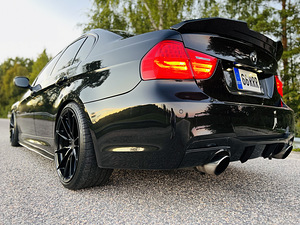 BMW 330d Lci (7 foto / 11)