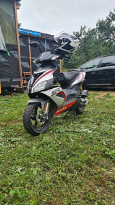 Aprilia sr50r 2016a. (1 foto / 3)
