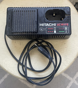 Hitachi UC 14YF 7.2V-14.4V elektritööriista akulaadija (1 foto / 2)