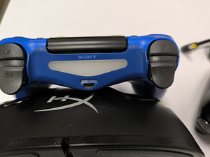 Контроллеры Sony PS4 (3 фото из 4)
