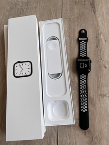Apple Watch 7 45mm GPS+LTE Green (1 foto / 3)