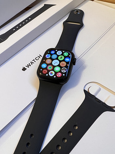 Apple Watch 8 45mm GPS Midnight (1 foto / 3)