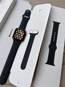 Apple Watch SE(2nd Gen) 44mm GPS (2 foto / 3)