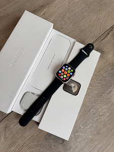 Apple Watch 9 45mm GPS+LTE Starlight (1 foto / 2)