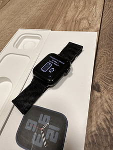Apple Watch SE 2nd Gen 40mm GPS (1 foto / 3)